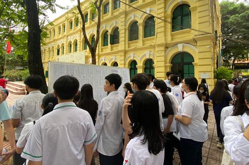 Hà Nội cần nhiều giải pháp giảm áp lực tuyển sinh lớp 10 công lập