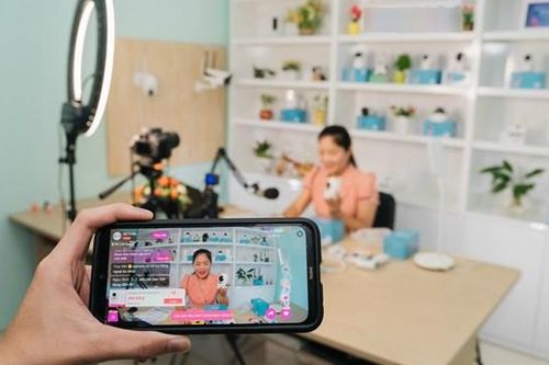 Livestream dẫn dắt xu hướng mua sắm