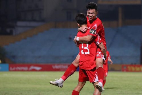 Viettel thắng dễ Hải Phòng, phả hơi nóng vào cuộc đua vô địch với CAHN FC và Hà Nội FC