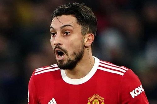 Ronaldo gạ gẫm đồng đội cũ ở MU tới Al Nassr