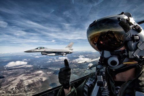 Tướng Mỹ thừa nhận F-16 chưa đến vì phòng không Nga quá mạnh