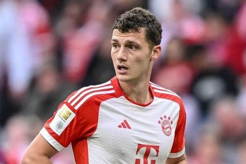 Man Utd tranh giành ngôi sao với Man City và Juventus