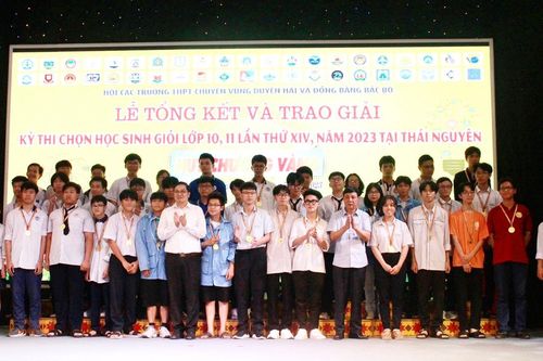 Trao giải cuộc thi HSG các trường chuyên khu vực Duyên hải & ĐBBB