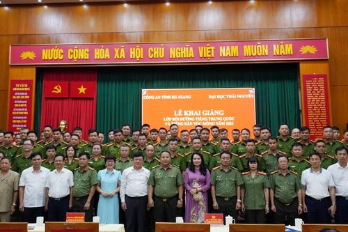 Nâng cao khả năng sử dụng tiếng dân tộc thiểu số cho CBCS