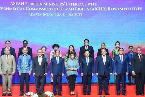 Tránh các hành động có thể làm xói mòn lòng tin ở Biển Đông