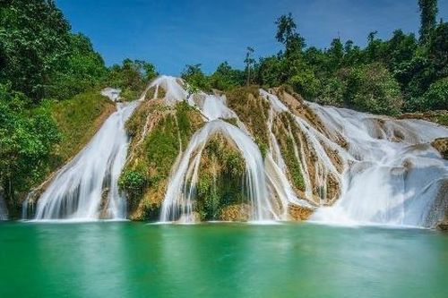 Thác 3 tầng đẹp mê ly ở miền Bắc, du khách rủ nhau cắm trại trốn nóng cuối tuần