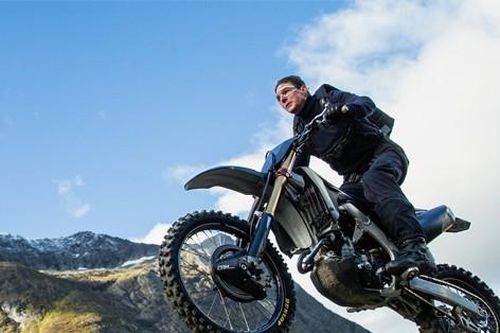 Thói quen giúp Tom Cruise thực hiện được pha mạo hiểm không tưởng ở tuổi 61