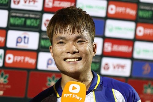Tiền vệ Mạnh Quỳnh xúc động với bàn thắng đầu tiên tại V.League trong màu áo Sông Lam Nghệ An