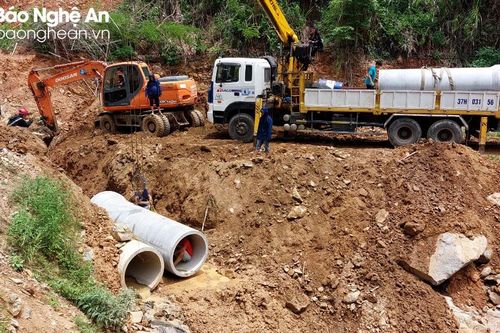 Kỳ Sơn lắp đặt thêm cống thoát nước lũ tại khe Huồi Cọm