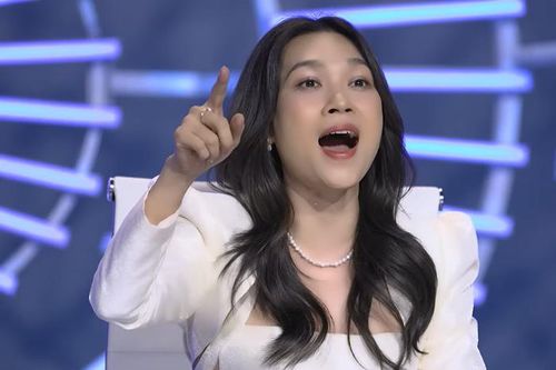 Mỹ Tâm nhăn mặt khi nghe thí sinh hát hit của Hồ Ngọc Hà, cất giọng thị phạm
