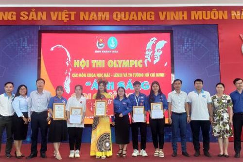 Vòng thi cấp tỉnh Hội thi Olympic toàn quốc các môn khoa học Mác - Lênin và tư tưởng Hồ Chí Minh: Thí sinh Đoàn Thị Ngọc Hồng của Trường Cao đẳng Du lịch Nha Trang đạt giải nhất