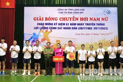 90 vận động viên tham gia giải bóng chuyền hơi cụm thi đua cảnh sát