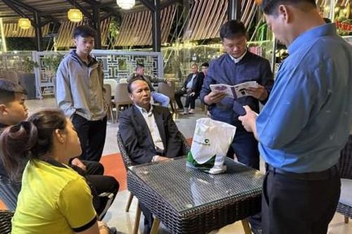 Lâm Đồng: Bắt gã 'cò thưa kiện' tống tiền cán bộ địa chính xã 2 tỷ đồng