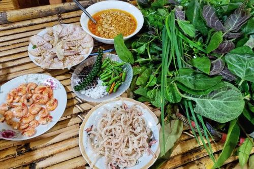 Độc đáo đặc sản gọi là Kon Tum, chỉ cần thử một cuốn là không muốn dừng