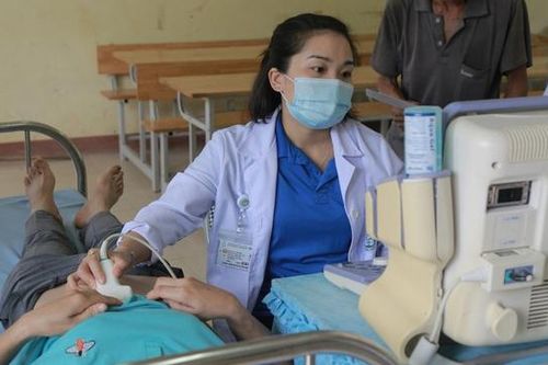 Đưa thầy thuốc về vùng sâu, vùng xa khám bệnh miễn phí