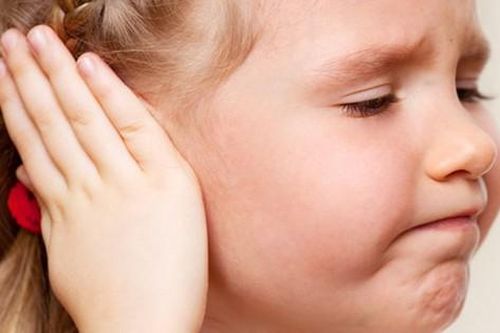 Mùa hè cảnh giác với viêm tai giữa xung huyết