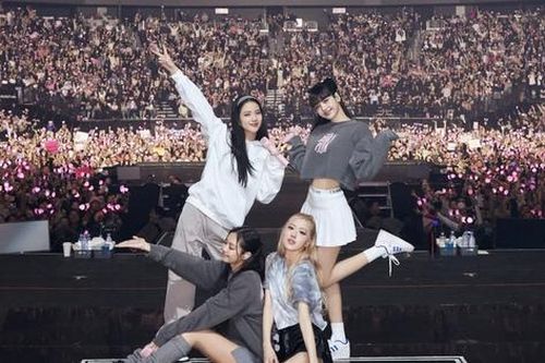 Concert BLACKPINK Hà Nội: Dừng bán trên hệ thống để 'giải cứu' thế 'vỡ trận' nhượng vé?