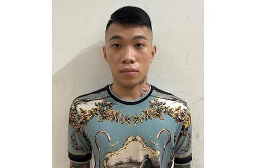 Kiểm tra gã trai xăm trổ... lộ nhiều gói ma túy