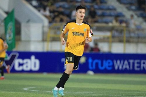 Vừa cùng Viettel thắng ở V-League, Hoàng Đức vẫn không thể giúp đội nhà thắng trên sân phủi