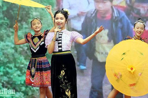 'Măng non' Việt Nam lập hàng loạt kỷ lục để 'Tiến bước lên Đoàn'
