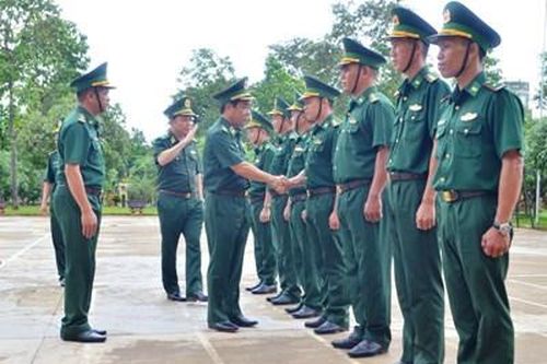Đoàn công tác Bộ tư lệnh Bộ đội Biên phòng kiểm tra biên giới tỉnh Đắk Lắk