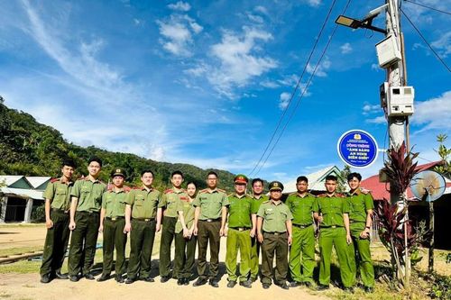 Lực lượng vũ trang Quảng Nam tổ chức nhiều hoạt động tình nguyện về xã biên giới TrHy