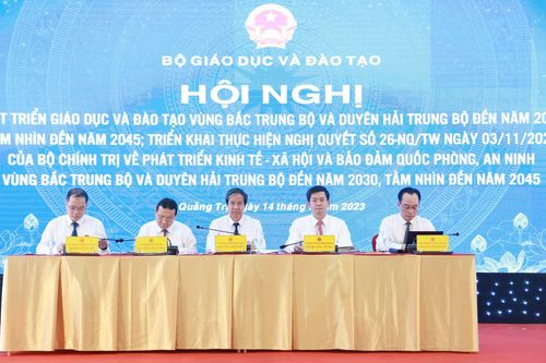 Nóng trong tuần: Phát triển GD Trung Bộ; kết quả cao thi Olympic