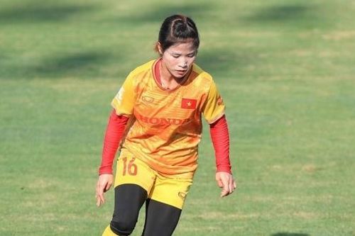 Tin tức tiền vệ Dương Thị Vân