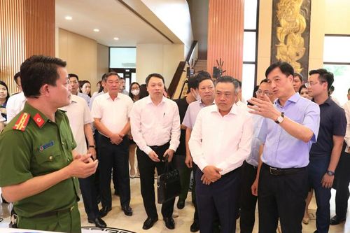Làm sao để người dân ít phải sử dụng giấy tờ nhất, ít phải tiếp xúc với chính quyền nhất