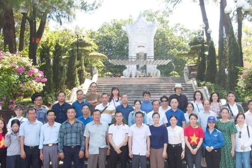 Về vùng đất Anh hùng với lòng biết ơn vô hạn