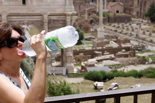 Italy ban bố báo động đỏ về thời tiết nắng nóng tại 16 thành phố