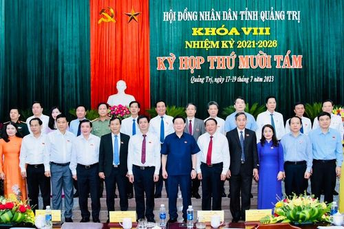 Chủ tịch Quốc hội Vương Đình Huệ dự khai mạc Kỳ họp thứ 18 HĐND tỉnh Quảng Trị