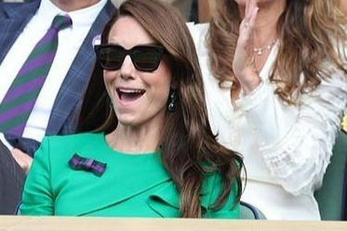 Hoàng gia Anh và dàn sao hạng A ngồi chật kín khán đài chung kết Wimbledon