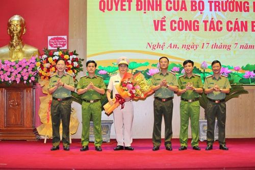 Điều động, luân chuyển Phó Giám đốc Công an tỉnh Nghệ An