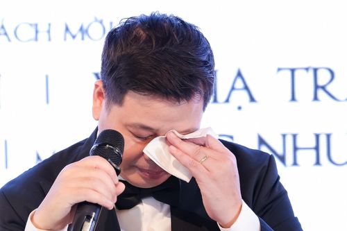 NSƯT Đăng Dương khóc không ngừng khi nhắc tới vợ
