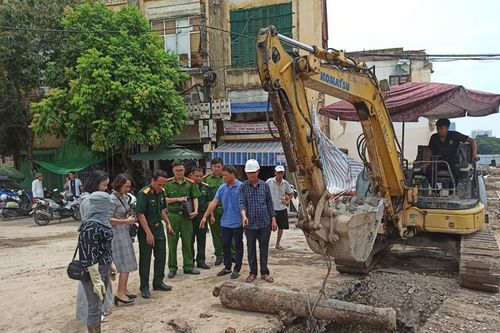 Phát hiện khẩu súng thần công khi thi công đường cống thoát nước