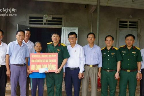 Trao hỗ trợ 80 triệu đồng xây dựng nhà tình nghĩa ở huyện Yên Thành