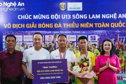 Trao thưởng lớn cho U13 Sông Lam Nghệ An