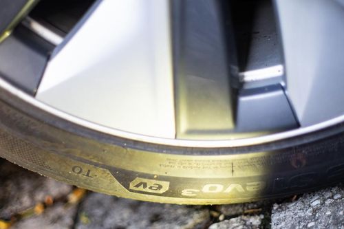 Lốp xe điện trở thành vấn đề 'đau đầu' mới gây ô nhiễm môi trường