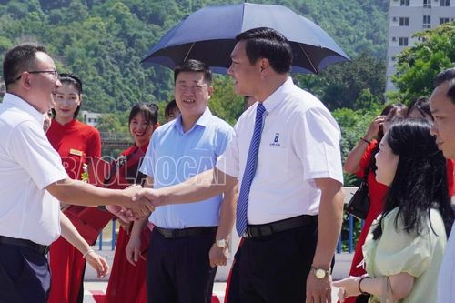Đoàn đại biểu thành phố Di Lặc (Trung Quốc) bắt đầu chuyến công tác xúc tiến du lịch tại Lào Cai