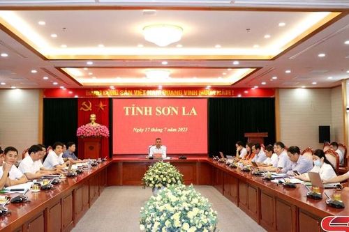 Đẩy mạnh thực hiện chương trình xây dựng nông thôn mới