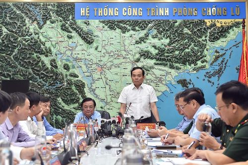Phó Thủ tướng họp với 27 địa phương ứng phó với bão Talim