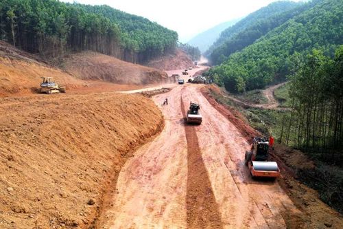 Quảng Ninh dành gần 6.200 tỷ đồng đầu tư thêm 4 tuyến đường