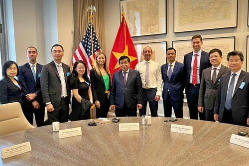 Bộ trưởng KH&ĐT Nguyễn Chí Dũng trao đổi cơ hội hợp tác với các đối tác Mỹ