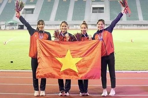 Clip Việt Nam giành HCV 4x400m tiếp sức nữ tại Giải điền kinh vô địch châu Á 2023