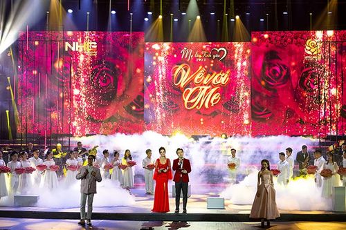 Xúc động đêm nhạc ca ngợi tình mẹ