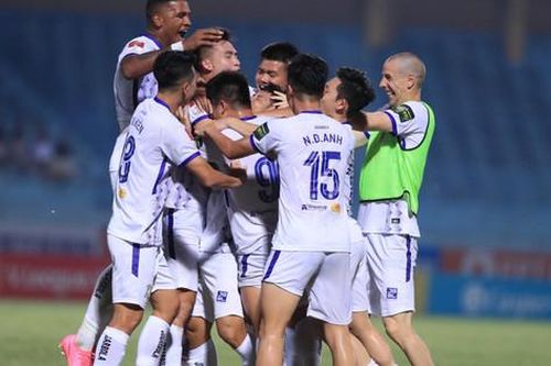 Rượt đuổi kịch tính, Hà Nội FC giành trọn 3 điểm trước Topenland Bình Định