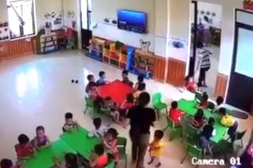 Cháu bé 3 tuổi tại Ninh Bình bị cô giáo tát, kéo lê khỏi lớp: Hành vi phản cảm, vi phạm pháp luật