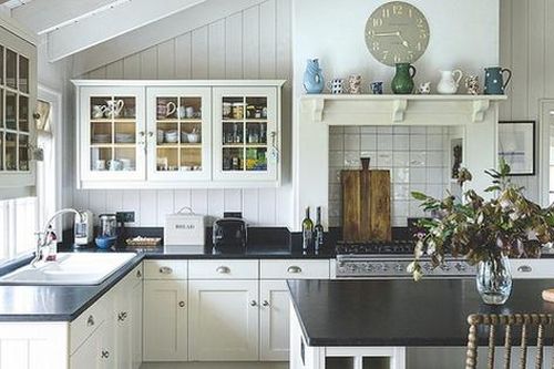 Khéo chọn tủ kính cho căn bếp để sử dụng lâu dài mà không sợ lỗi thời