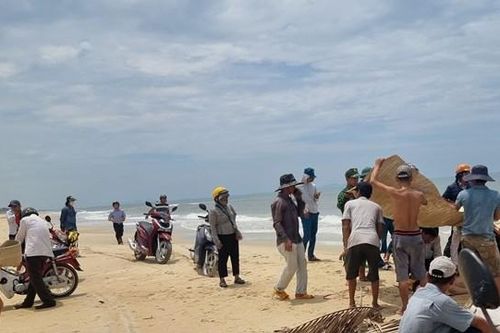 Quảng Nam: Đã tìm thấy thi thể nam sinh mất tích tắm biển Tam Thanh